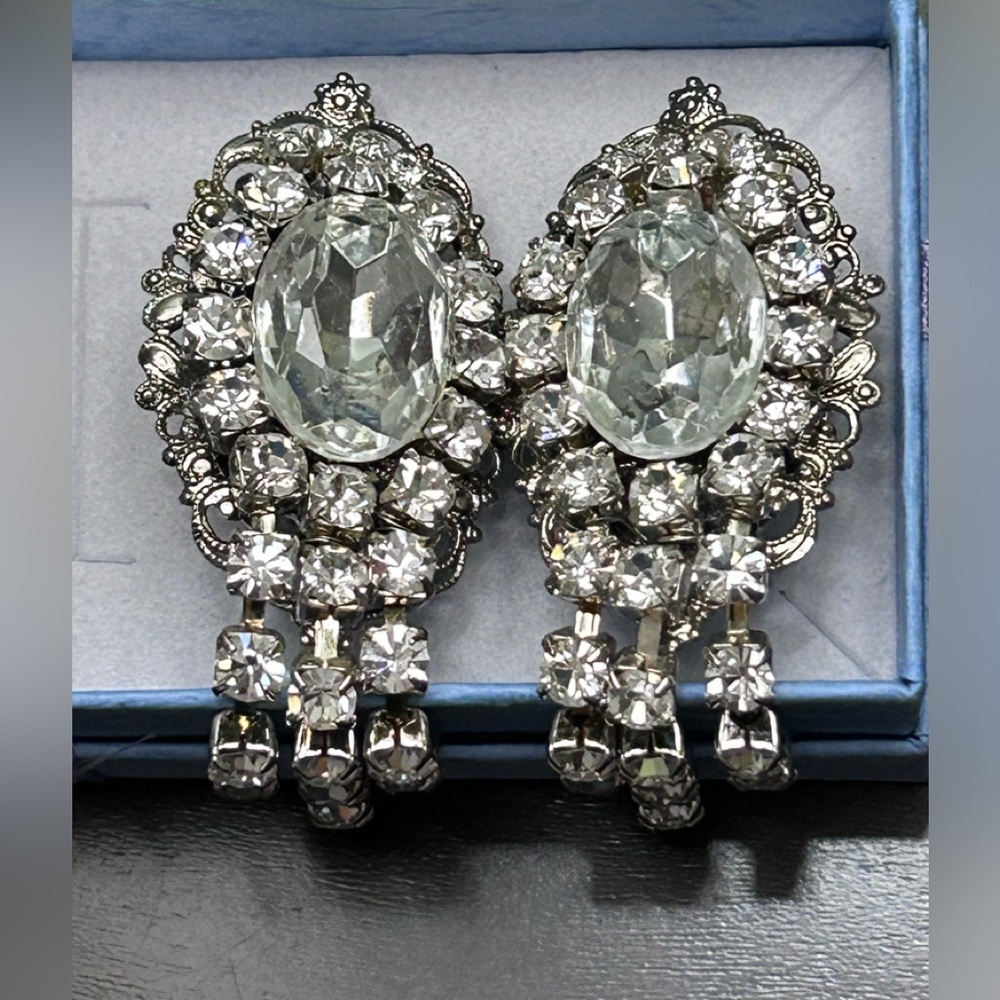 Ladies vintage earrings.